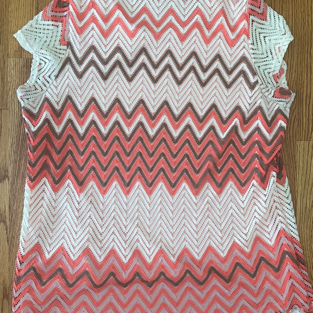 Women's Chevron Pattern Top - Multi-color - Picture 2 of 3